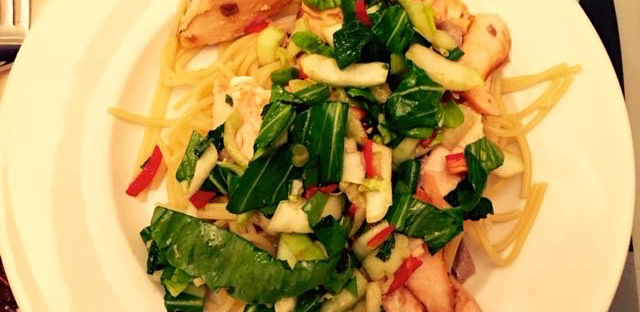 Salmon Noodles lo mien asian dish